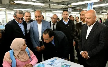 رئيس الوزراء يزور مصنع الجيزة للملابس الجاهزة بتكلفة إنتاج 4 ملايين دولار شهريًا