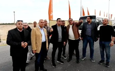 وزير الإسكان يزور مشروعات تطوير الطرق والمحاور الرئيسية في الشيخ زايد