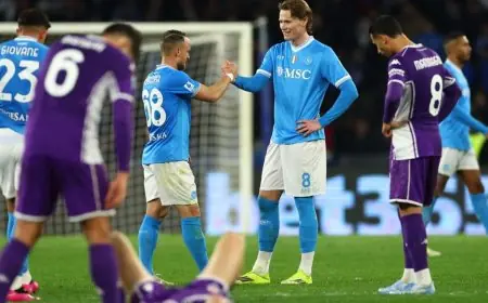 نابولي يعود بقوة بانتصار حاسم على فيورنتينا بعد خيبة دوري الأبطال