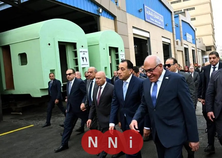 رئيس الوزراء يتفقد أقسام مصنع سيماف في حلوان لتعزيز الإنتاجية والتنمية المستدامة