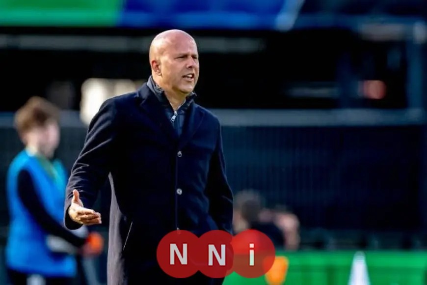 سلوت ينتقد حكم مباراة ليفربول ضد ليدز في الدوري الإنجليزي الممتاز