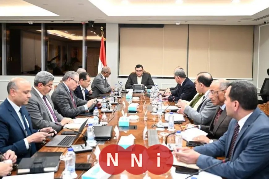 وزير الإسكان يراجع تقدم مشروعات حياة كريمة لتطوير القرى الريفية المصرية