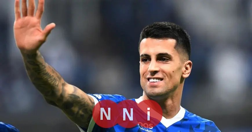 تحول مفاجئ يشير إلى انتقال كانسيلو إلى برشلونة ومصير ظهير الهلال