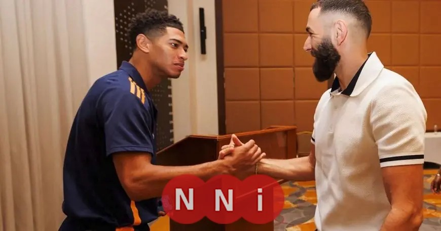 كريم بنزيما يشجع ريال مدريد في مواجهة برشلونة بنهائي كأس السوبر الإسباني