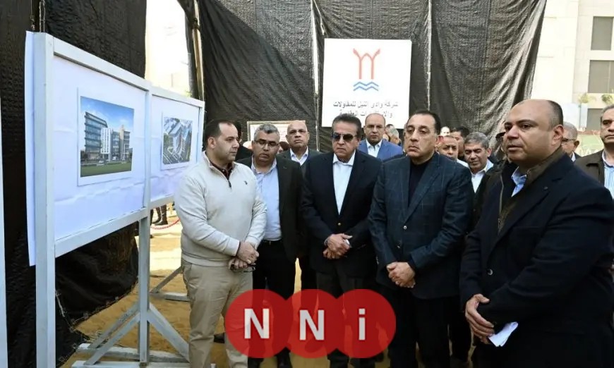 رئيس الوزراء يستعرض تقدم مشروع مستشفى بولاق أبو العلا العام الجديد