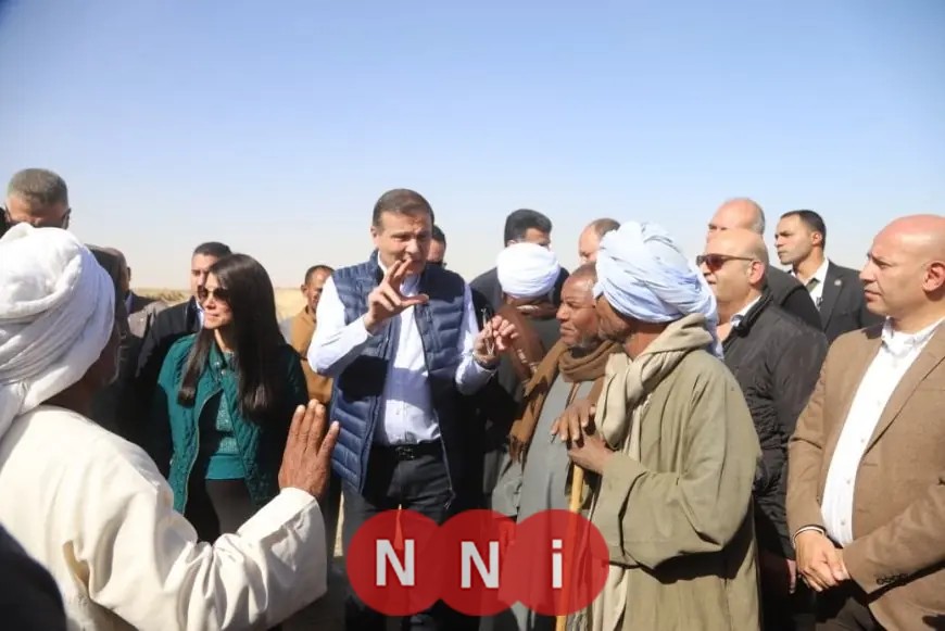 وزير الزراعة يأمر بتسريع حفر أحواض تخزين المياه بقرى أسوان ويوفر حصص الأسمدة كاملة للمزارعين