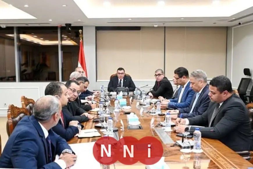 وزير الإسكان يراجع تقدم المشروعات ويعزز نظام الصيانة ورفع الكفاءة في الشروق