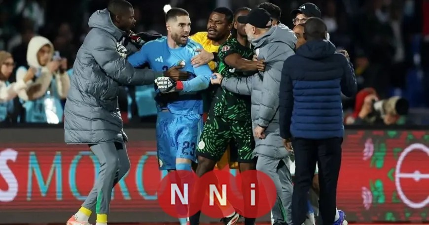 الكاف يحقق في مواجهات مثيرة بين المغرب والجزائر في كأس إفريقيا