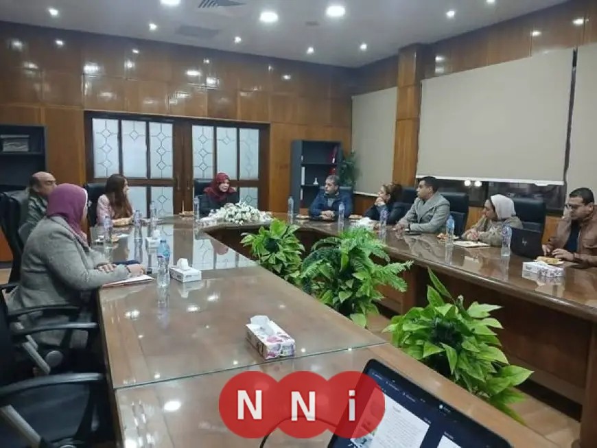 وزير الري يناقش خطط تنفيذ دورات تدريبية للاستفادة من ورد النيل لسيدات تكافل وكرامة