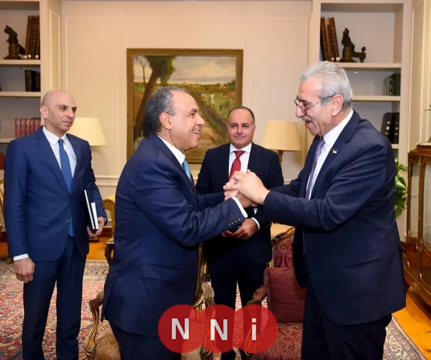 وزير الخارجية يلتقي برئيس اللجنة الوطنية لإدارة غزة ويعزز الدعم المصري الكامل