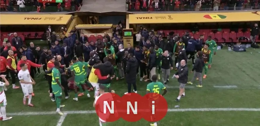 الكاف يستنكر أحداث نهائي كأس أمم أفريقيا ويوعد بإجراءات صارمة ضد المسؤولين