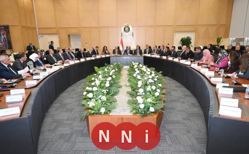 وزير الصناعة يقود اجتماعًا وزاريًا لمناقشة مشروعات جديدة وحل تحديات القطاع الصناعي وتحقيق التنمية المستدامة