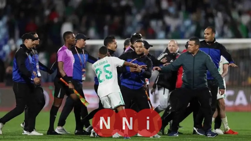 الكاف يعاقب الجزائر على خلفية أحداث مباراة نيجيريا بإيقافات وغرامات مالية