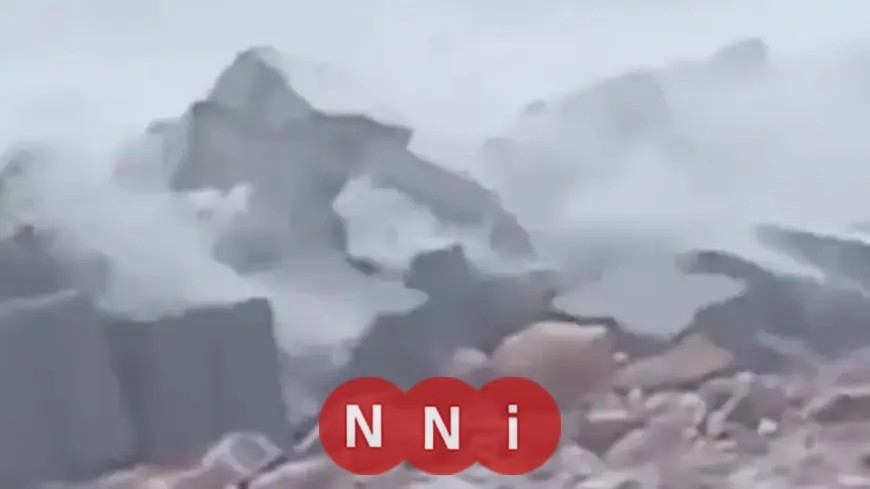 أمواج البحر ترتفع إلى 5 أمتار وتثير قلق المواطنين في الجزائر