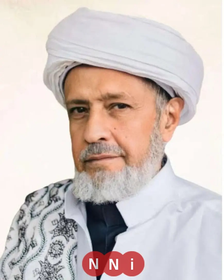 وزير الأوقاف يقدم التعازي برحيل مفتي الشافعية الحبيب عمر بن حامد الجيلاني