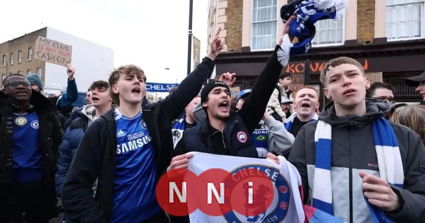 تشيلسي يصدر تحذيراً لأنصاره إثر إصابة اثنين في نابولي