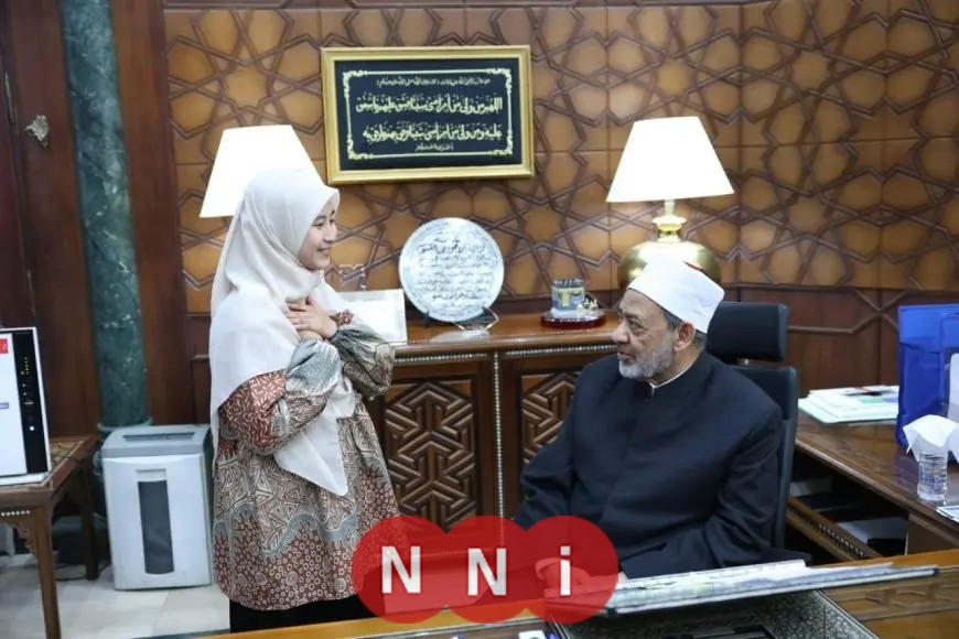شيخ الأزهر يحقق حلم الطالبة الإندونيسية ييلي بفرصة استكمال دراسة الماجستير