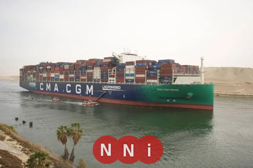 عبور سفينة الحاويات العملاقة CMA CGM SEINE في قافلة الشمال عبر قناة السويس
