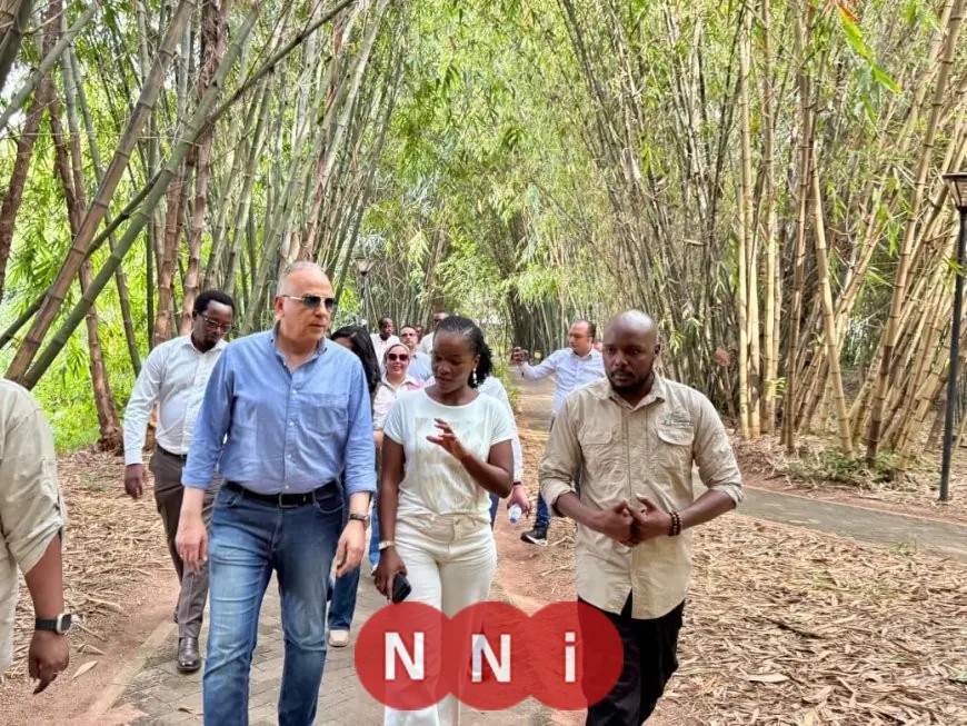 وزير الري ومشاركة وزيرة البيئة الرواندية في جولة تفقدية لمحمية نيانديونغو في قلب كيجالي