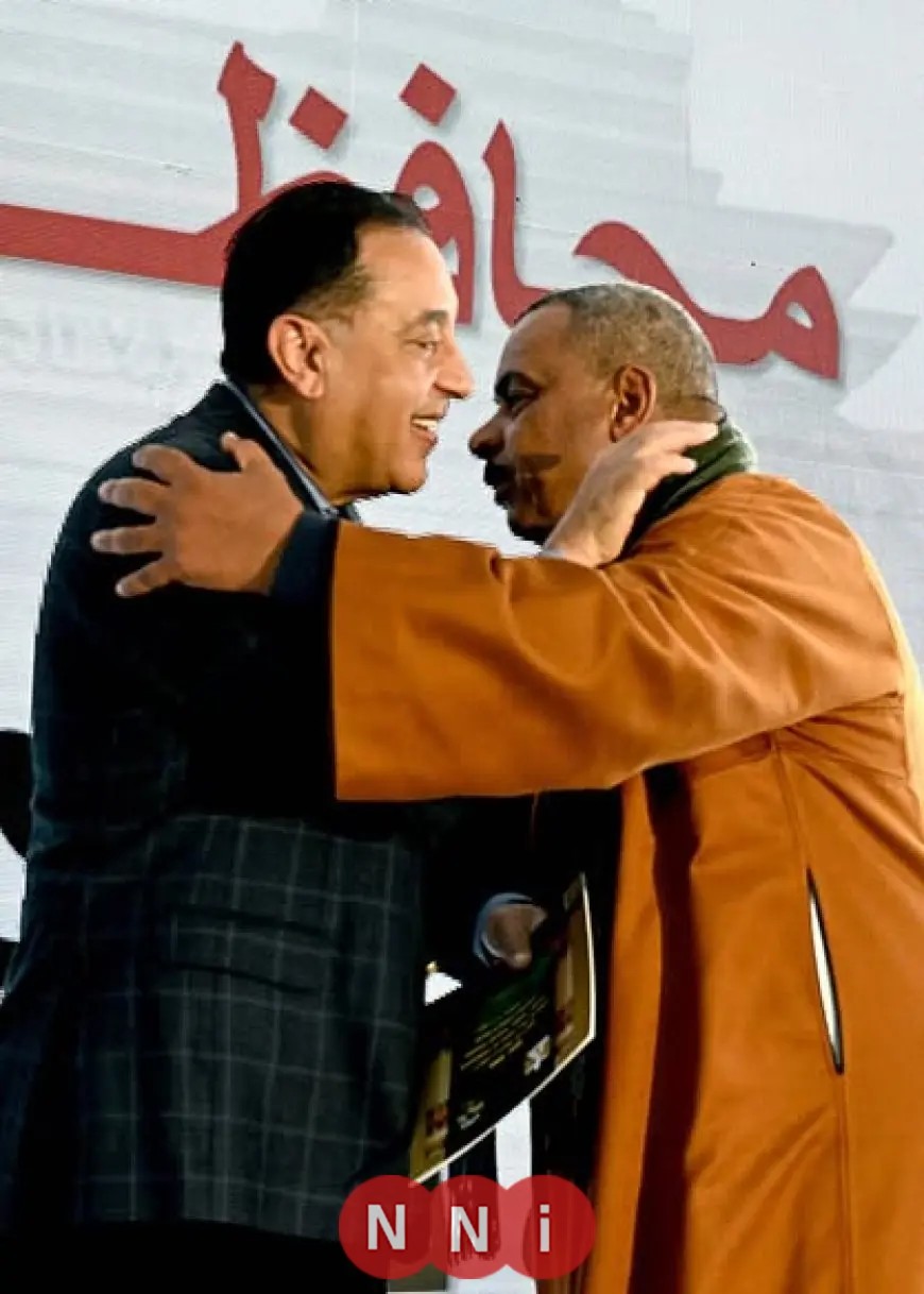 رئيس الوزراء يوزع عقود وحدات سكنية بديل الإيواء على المستفيدين