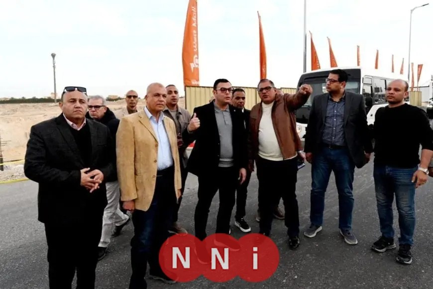 وزير الإسكان يزور مشروعات تطوير الطرق والمحاور الرئيسية في الشيخ زايد