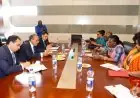 وزير الخارجية يجتمع مع مفوضة الصحة والتنمية الاجتماعية بالاتحاد الأفريقي لتعزيز التعاون المشترك