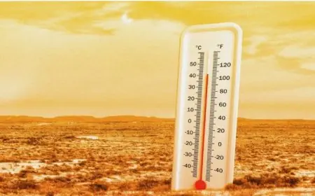 انخفاض مستوى الرؤية وهبوب رياح قوية وتقلبات جوية متوقعة في طقس الإثنين القادم