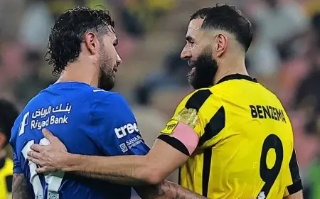 كريم بنزيما على أعتاب الانضمام للهلال صفقة الموسم تقترب مع مفاوضات حول الراتب والمدة
