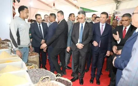 وزير الزراعة والتموين ومحافظة الجيزة يفتتحون معرض السلع الغذائية بالمتحف الزراعي احتفالاً برمضان المبارك
