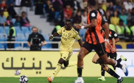 غياب رونالدو يفتح الطريق لماني لقيادة النصر إلى صدارة الدوري السعودي مؤقتًا بانتصار مثير على الرياض