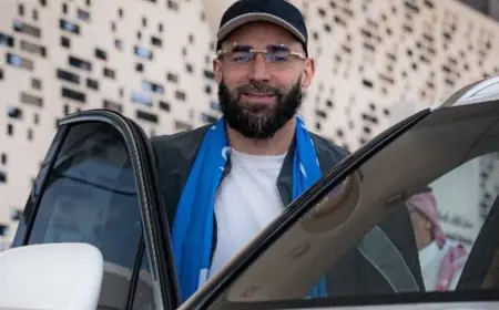 بنزيما يوجه رسالة سريعة لمشجعي الهلال ويكشف عن رقم قميصه الغريب