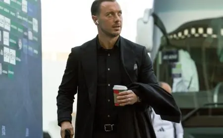 تعرف على تصريحات يايسله للاعبي الأهلي على متن الطائرة بعد مواجهة الهلال