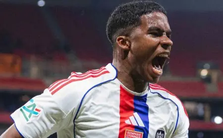 قذيفة رائعة من إندريك تقود ليون للتأهل لربع نهائي كأس فرنسا