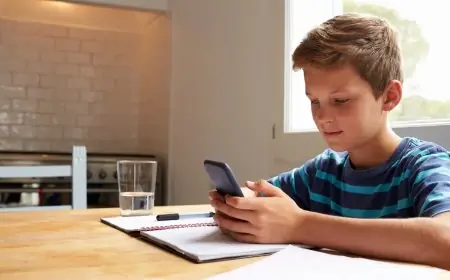 البرلمان يناقش وضع قيود عمرية لاستخدام الأطفال للهواتف الذكية والتطبيقات