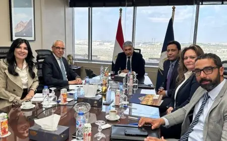 وزير السياحة يبحث استراتيجيات مبتكرة لتسويق المتحف القومي للحضارة وتحقيق تطوير شامل