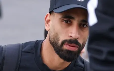 وصول بعثة الأهلي إلى الجزائر استعداداً لمواجهة شبيبة القبائل القوية