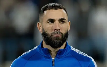 كريم بنزيما يواجه لاعبي الاتحاد بقوة بعد تسجيل هاتريك أمام الهلال