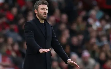 مانشستر يونايتد يؤجل قرار مستقبل مايكل كاريك رغم سلسلة انتصاراته الثلاث