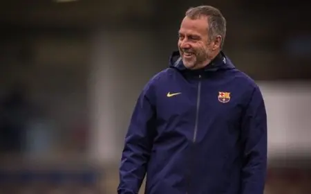 فليك لا يعرف مستقبل ليفاندوفسكي مع برشلونة ويشيد بتطور لامين يامال