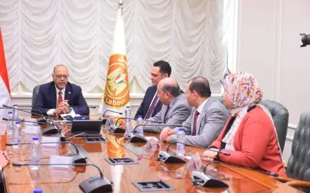 وزير العمل يبرم اتفاقية استراتيجية مع الأكاديمية العربية لتعزيز الكفاءات البشرية وتنميتها