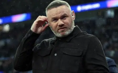 روني يسخر من تحدي قص الشعر لمشجع مانشستر يونايتد ويثير ضجة