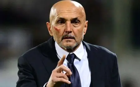 صحفية إيطالية تدحض مزاعم التحرش ضد سباليتي بعد تقبيله لها على الهواء