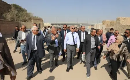 محافظ القاهرة يعلن نقل موقف السيدة عائشة واستمرار سوق الحمام النابض بالحياة