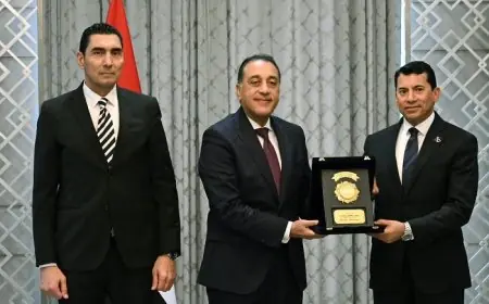 تكريم مدبولي لأشرف صبحي بحضور جوهر نبيل يجذب الأنظار