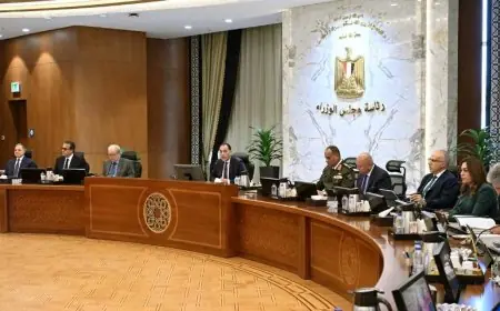 رئيس الوزراء يؤكد أهمية تخفيف الأعباء المعيشية وتحسين جودة حياة المواطنين