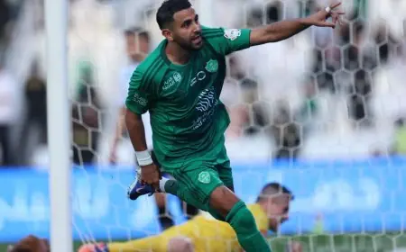 رياض محرز يتألق ويقود الأهلي لانتصار مثير على الشباب في مباراة حافلة بسبعة أهداف