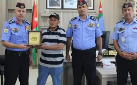 الأردن يكرم مواطنًا مصريًا من أسيوط لأمانته ويهديه رحلة عمرة