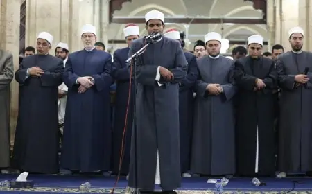 بتوجيهات الإمام الأكبر الأزهر يقدم طالباً من كلية القرآن الكريم لإمامة صلاة التراويح