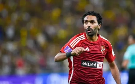 الأهلي يواجه جلسة حاسمة لتجديد تعاقد الشحات وكوكا في مارس المقبل
