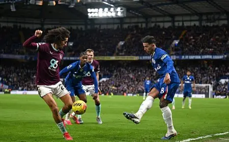 تشيلسي يصمد بعشرة لاعبين ويكسب نقطة ثمينة أمام بيرنلي في الدوري الإنجليزي